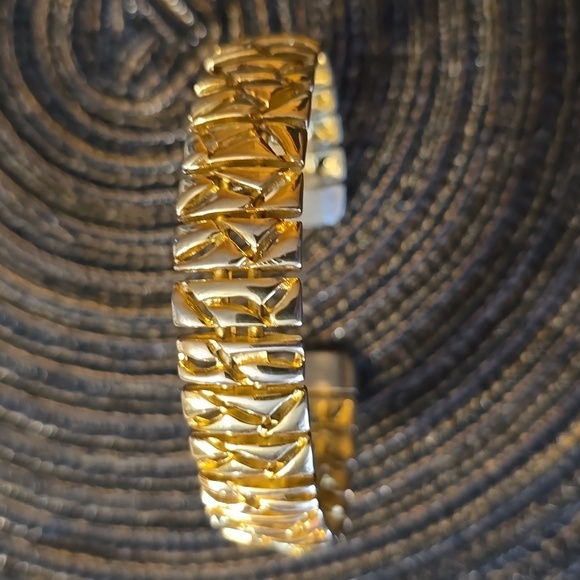 Vintage Goldtone Modernist Bangle Bracelet - Picture 3 of 7